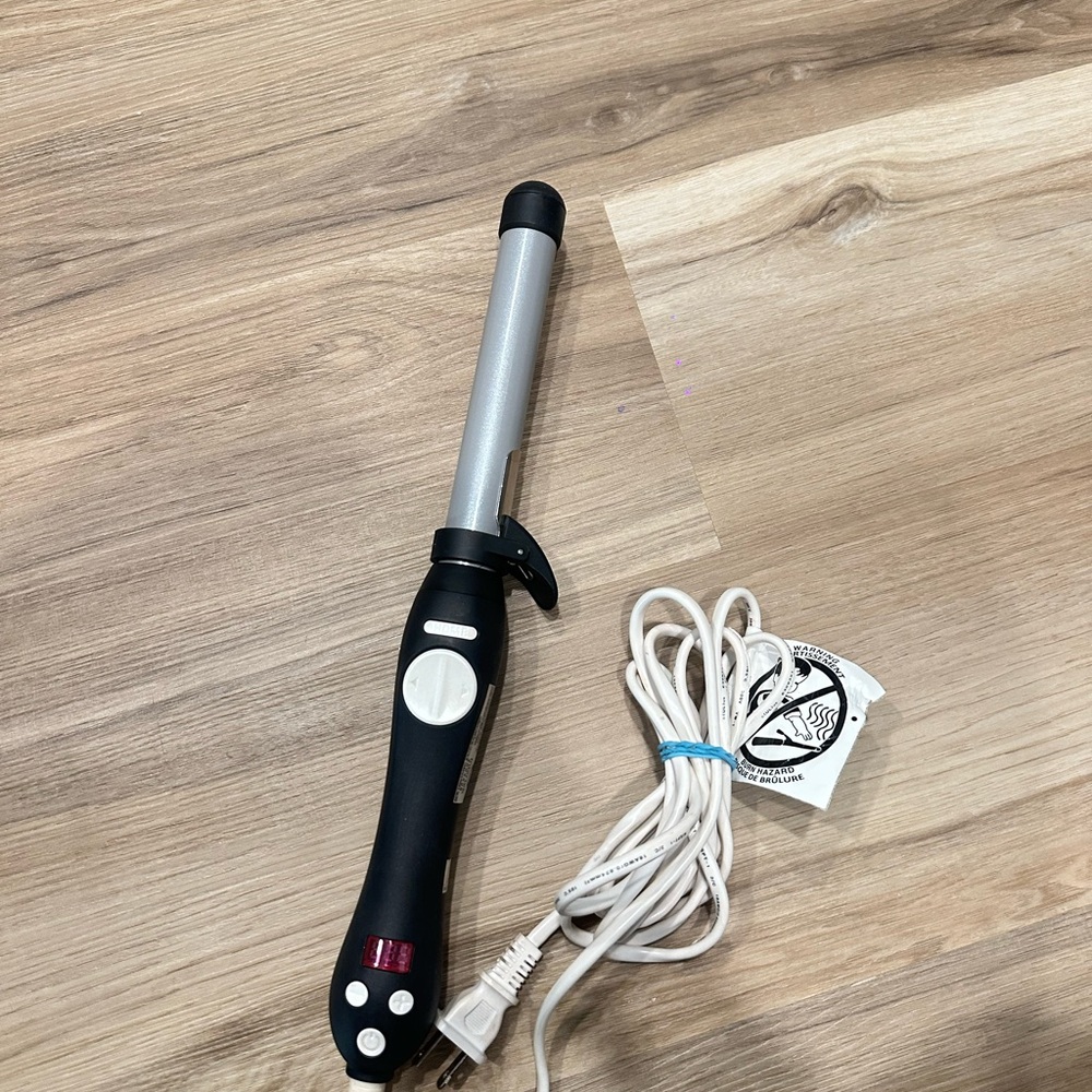 Beachwaver S1 Rotating Curling Iron with 1" Ceramic Barrel Tested Model BW1136S1